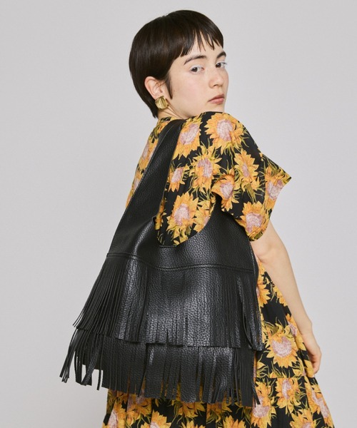 manana suerte(マニャーナスエルテ)の「フリンジショルダーバッグ(ショルダーバッグ・レディース・ブラック/ライトブルー・FREE)」の1枚目の写真