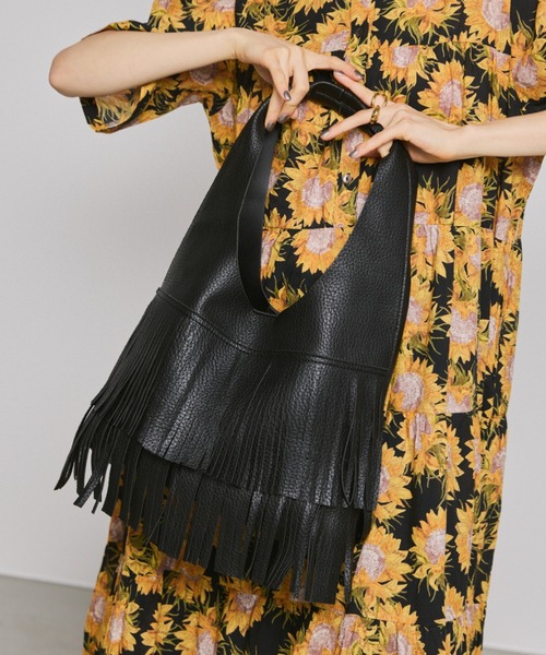 manana suerte(マニャーナスエルテ)の「フリンジショルダーバッグ(ショルダーバッグ・レディース・ブラック/ライトブルー・FREE)」の6枚目の写真