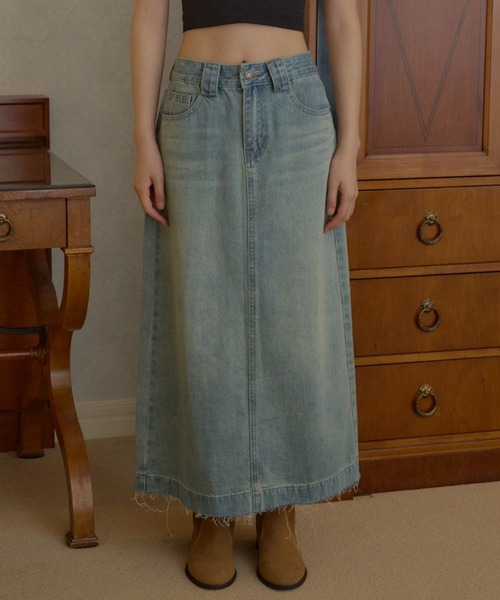GIUNON(ジウノン)の「raw hem denim skirt / ロウヘムデニムスカート(デニムスカート・レディース・ブルー/ライトブルー・1/0)」の14枚目の写真