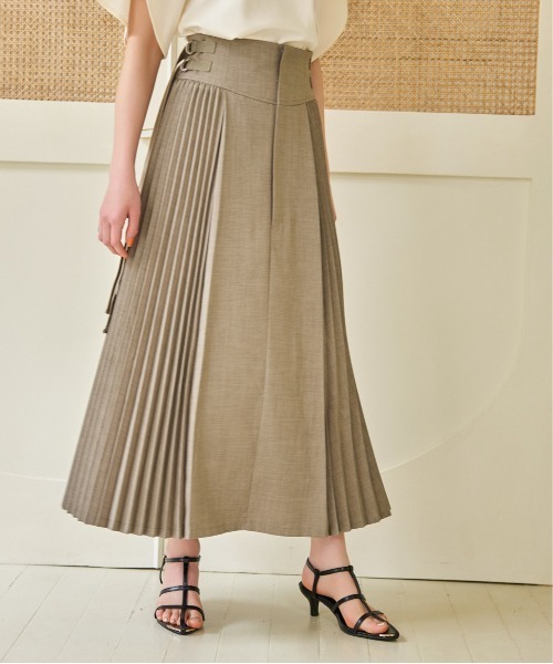 mysty woman（ミスティウーマン）の「プリーツキリカエＷベルトスカート 128882（スカート・レディース・チャコールグレー/カーキ/ベージュ系その他・FREE）」の3枚目の写真