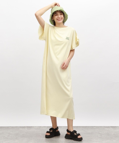 LAKOLE(ラコレ)の「ピグメント袖フリルワンピース / 119356(ワンピース・レディース・アイボリー/チャコールグレー/ブルー・SMALL/MEDIUM)」の1枚目の写真