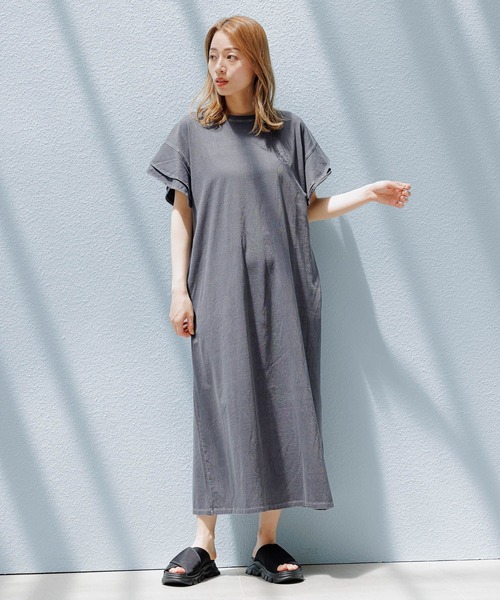 LAKOLE(ラコレ)の「ピグメント袖フリルワンピース / 119356(ワンピース・レディース・アイボリー/チャコールグレー/ブルー・SMALL/MEDIUM)」の2枚目の写真