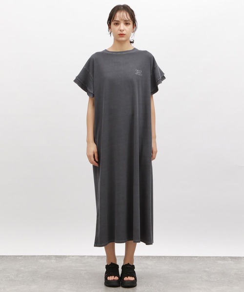 LAKOLE(ラコレ)の「ピグメント袖フリルワンピース / 119356(ワンピース・レディース・アイボリー/チャコールグレー/ブルー・SMALL/MEDIUM)」の19枚目の写真