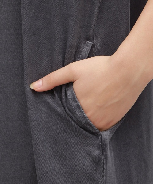 LAKOLE(ラコレ)の「ピグメント袖フリルワンピース / 119356(ワンピース・レディース・アイボリー/チャコールグレー/ブルー・SMALL/MEDIUM)」の13枚目の写真