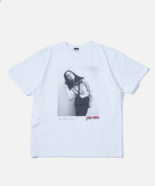 Sourcream(サワークリーム)の「【Sourcream/サワークリーム】パティ・スミス フォトTEE(Tシャツ/カットソー・レディース・ホワイト/チャコールグレー・FREE)」の5枚目の写真