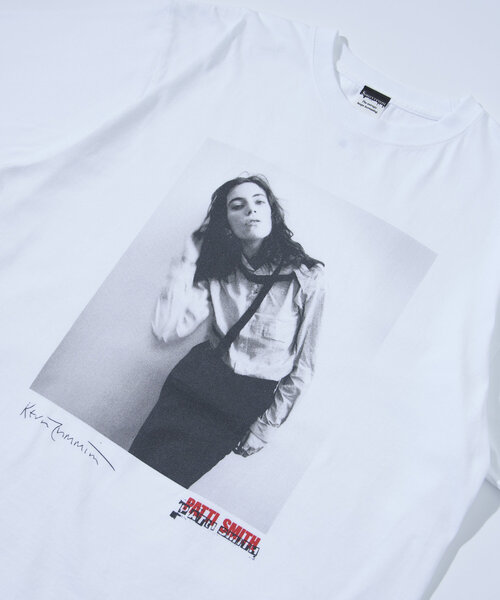 Sourcream(サワークリーム)の「【Sourcream/サワークリーム】パティ・スミス フォトTEE(Tシャツ/カットソー・レディース・ホワイト/チャコールグレー・FREE)」の7枚目の写真