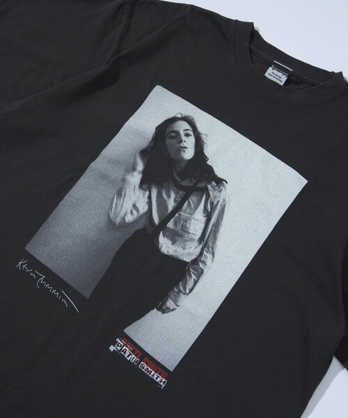 Sourcream(サワークリーム)の「【Sourcream/サワークリーム】パティ・スミス フォトTEE(Tシャツ/カットソー・レディース・ホワイト/チャコールグレー・FREE)」の22枚目の写真