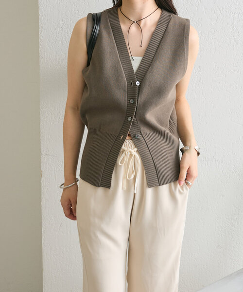 mystic（ミスティック）の「エアリーニットベスト（ベスト・レディース・ブラック/アイボリー/グリーン/モカ・FREE）」の22枚目の写真