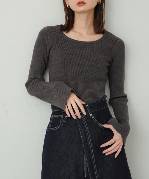 SENSE OF PLACE by URBAN RESEARCH（センスオブプレイスバイアーバンリサーチ）の「『WEB/一部店舗限定カラー』2WAYストレッチラウンドネックセーター（ニット/セーター・レディース・チャコールグレー/ベージュ/オレンジ/ネイビー/ブラウン/ピンク・ONE）」の2枚目の写真