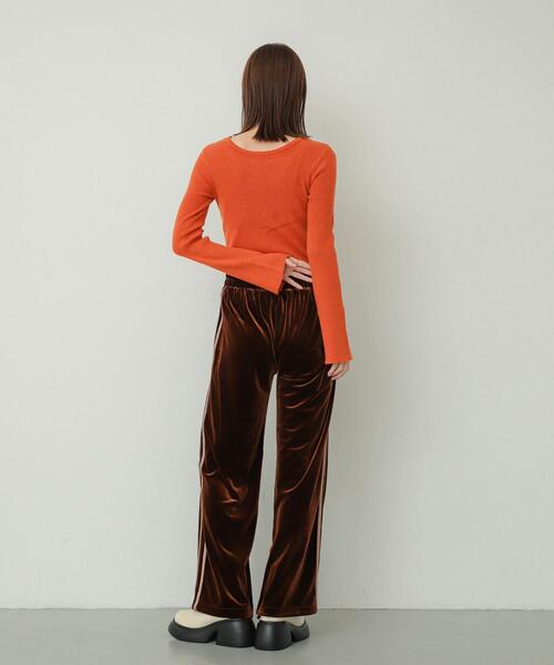 SENSE OF PLACE by URBAN RESEARCH（センスオブプレイスバイアーバンリサーチ）の「『WEB/一部店舗限定カラー』2WAYストレッチラウンドネックセーター（ニット/セーター・レディース・チャコールグレー/ベージュ/オレンジ/ネイビー/ブラウン/ピンク・ONE）」の12枚目の写真