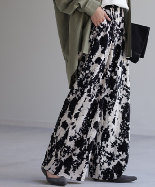 HUG.U（ハグユー）の「アート柄リブパンツ＜セルフカットOK＞（その他パンツ・レディース・ホワイト系その他/ブラウン系その他/グレー系その他・FREE）」の17枚目の写真