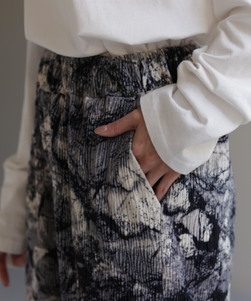 HUG.U（ハグユー）の「アート柄リブパンツ＜セルフカットOK＞（その他パンツ・レディース・ホワイト系その他/ブラウン系その他/グレー系その他・FREE）」の7枚目の写真