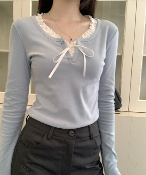 INASTUDIOS（イーナストゥディオス）の「フェイクレイヤード リボンフリルブラウス（Tシャツ/カットソー・レディース・ネイビー/オフホワイト/ブルー・SMALL/MEDIUM/LARGE）」の7枚目の写真