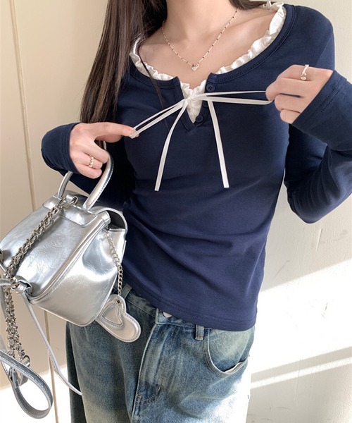 INASTUDIOS（イーナストゥディオス）の「フェイクレイヤード リボンフリルブラウス（Tシャツ/カットソー・レディース・ネイビー/オフホワイト/ブルー・SMALL/MEDIUM/LARGE）」の14枚目の写真