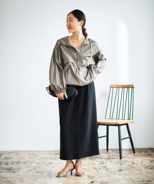 le.coeur blanc（ルクールブラン）の「シャイニーナイロンアノラックパーカー（その他アウター・レディース・ベージュ/モカ・38）」の3枚目の写真