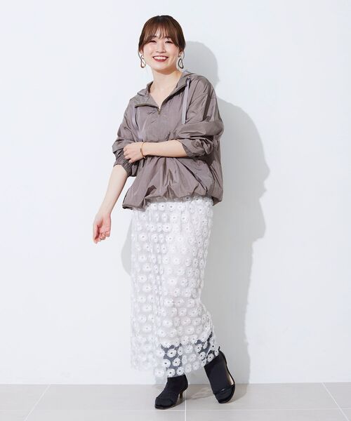 le.coeur blanc（ルクールブラン）の「シャイニーナイロンアノラックパーカー（その他アウター・レディース・ベージュ/モカ・38）」の6枚目の写真