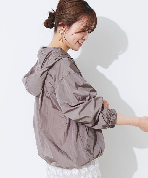 le.coeur blanc（ルクールブラン）の「シャイニーナイロンアノラックパーカー（その他アウター・レディース・ベージュ/モカ・38）」の14枚目の写真