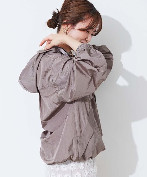 le.coeur blanc（ルクールブラン）の「シャイニーナイロンアノラックパーカー（その他アウター・レディース・ベージュ/モカ・38）」の15枚目の写真