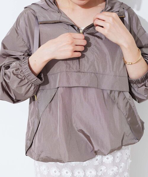 le.coeur blanc（ルクールブラン）の「シャイニーナイロンアノラックパーカー（その他アウター・レディース・ベージュ/モカ・38）」の16枚目の写真