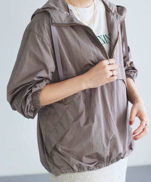 le.coeur blanc（ルクールブラン）の「シャイニーナイロンアノラックパーカー（その他アウター・レディース・ベージュ/モカ・38）」の22枚目の写真