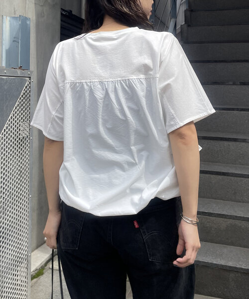 Jena espace merveilleux（ジェナ　エスパスメルヴェイユ）の「【洗濯機洗い◎】フハク切替シルケットカットソー（Tシャツ/カットソー・レディース・ブラック/オフホワイト/ライトグレー・FREE）」の13枚目の写真