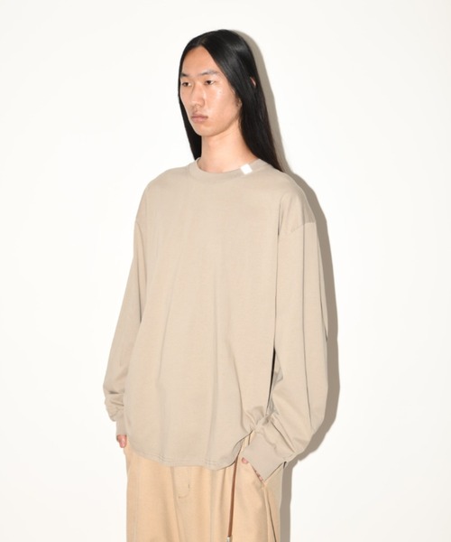 SUPERTHANKS(スーパーサンクス)の「タック入りベーシックロングTシャツ/Refined L/S T-shirt(Tシャツ/カットソー・メンズ・ホワイト/ブラック/ベージュ・S/M/L)」の13枚目の写真