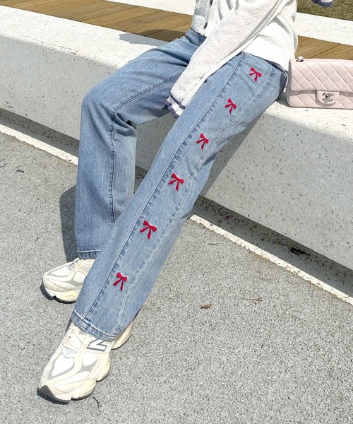 Alley Tokyo(アリートーキョー)の「サイドライン刺繍デニムパンツ(デニムパンツ・レディース・ブルー系1・FREE)」の11枚目の写真