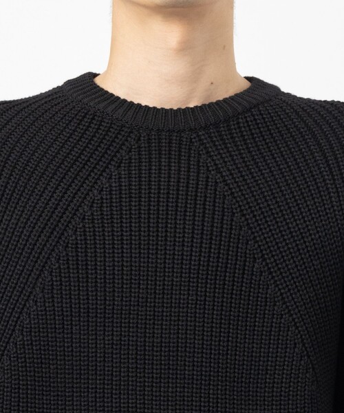 BATONER（バトナー）の「【BATONER/バトナー】SIGNATURE CREW NECK（ニット/セーター・メンズ・グレイッシュベージュ/ベージュ/ダークグレー/ブラック/ダークグリーン/ブラウン/アイボリー・3/2/1）」の21枚目の写真