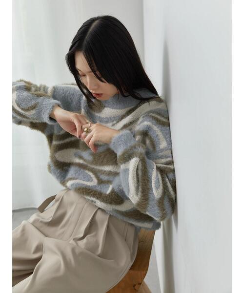 Samansa Mos2 blue（サマンサモスモスブルー）の「マーブル柄フェザーヤーンニットプルオーバー（ニット/セーター・レディース・グレー/ブルー/イエロー・F）」の2枚目の写真