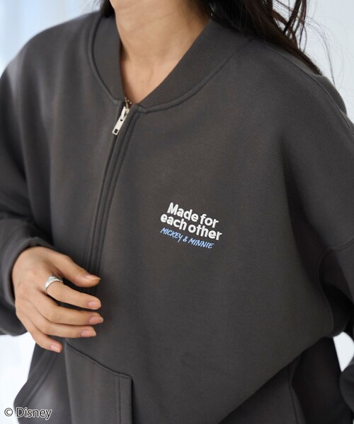 coen（コーエン）の「【Disney／ディズニー】coen限定 バックプリントハーフジップスウェット（スウェット・レディース・ダークグレー/ナチュラル/レッド・M/L）」の7枚目の写真