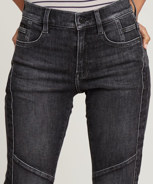 G-STAR(ジースター)の「ACE 2.0 BIKER SLIM STRAIGHT JEANS/バイカーデザインデニムパンツ/スリムストレートジーンズ/L28(デニムパンツ・レディース・ブラック系その他・27inch/26inch/25inch/24inch)」の4枚目の写真
