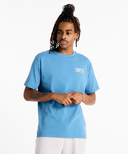 NEW BALANCE(ニューバランス)の「Athletics プレミアムロゴスウェットショートスリーブTシャツ(Tシャツ/カットソー・メンズ・ブルー・XX-LARGE/X-LARGE/LARGE/MEDIUM/SMALL)」の1枚目の写真