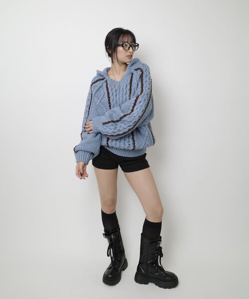 WHO'S WHO gallery(フーズフーギャラリー)の「パイピングケーブルフードニット(ニット/セーター・レディース・サックスブルー/チャコールグレー/ホワイト・FREE)」の11枚目の写真