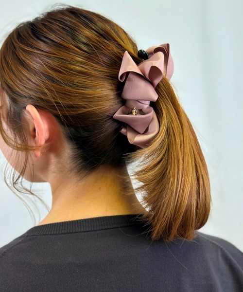 ブラウンのグログランのリボンのヘアアクセサリー 5821fd9d95886e3f46bc4844b5ad38