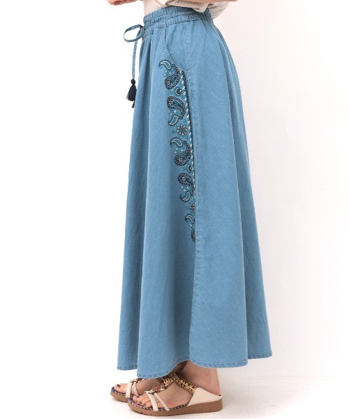 チチカカ(チチカカ)の「Rico ライトデニムペイズリー刺繍スカート(デニムスカート・レディース・ブルー/インディゴブルー・FREE)」の20枚目の写真