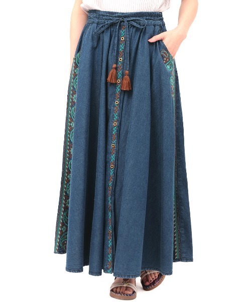 チチカカ(チチカカ)の「Rico ライトデニムペイズリー刺繍スカート(デニムスカート・レディース・ブルー/インディゴブルー・FREE)」の3枚目の写真