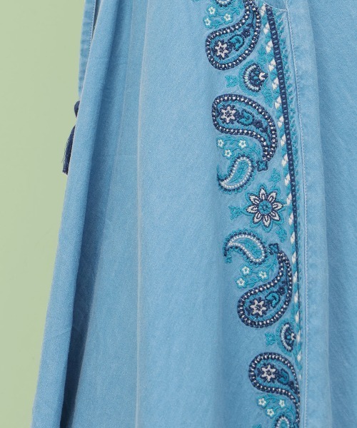 チチカカ(チチカカ)の「Rico ライトデニムペイズリー刺繍スカート(デニムスカート・レディース・ブルー/インディゴブルー・FREE)」の18枚目の写真