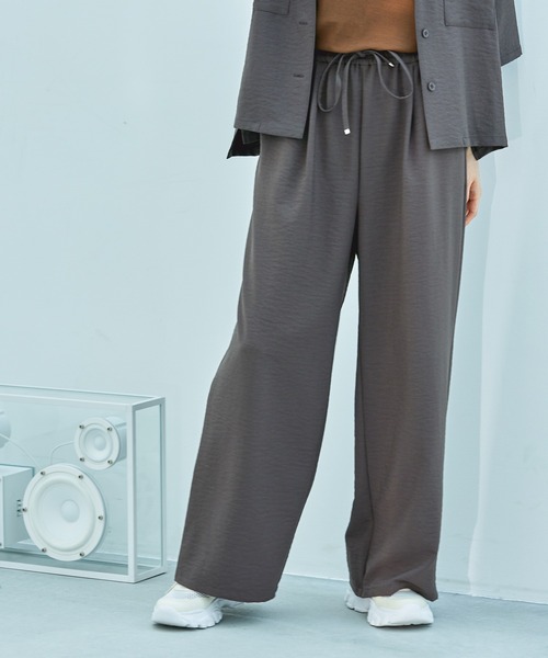 LAKOLE(ラコレ)の「【セットアップ対応/多機能ウェア】サップVTGイージーパンツ / 291642(その他パンツ・レディース・チャコールグレー/グレー/ライトベージュ/ブラック/ブラウン・MEDIUM/LARGE)」の1枚目の写真