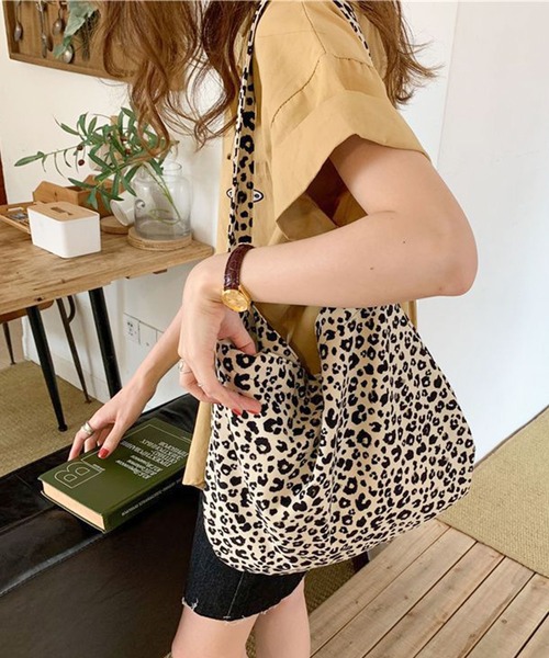 SHEPP(シープ)の「レオパード ヒョウ柄 キャンパストート ショルダーバッグ(トートバッグ・レディース・ブラウン/ベージュ・F)」の9枚目の写真