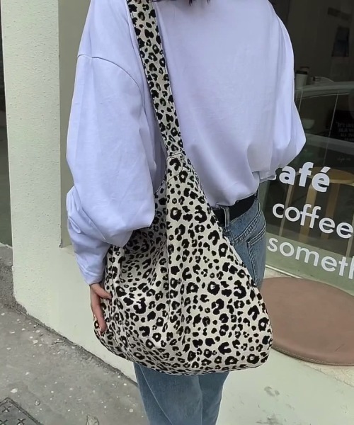 SHEPP(シープ)の「レオパード ヒョウ柄 キャンパストート ショルダーバッグ(トートバッグ・レディース・ブラウン/ベージュ・F)」の11枚目の写真