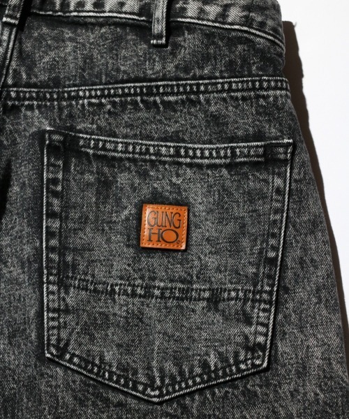 GUNG HO(ガンホー)の「GUNG HO / ガンホー DENIM BAGGY PANTS バギーデニムパンツ ユーズド加工 ケミカルウォッシュ(デニムパンツ・メンズ・ライトブルー/ブラック系その他/ブルー/ブラック・X-LARGE/MEDIUM/LARGE/SMALL/X-SMALL)」の20枚目の写真