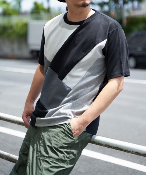 ikka(イッカ)の「【親子コーデ】ブロックスポンチ斜め切り替えTシャツ(Tシャツ/カットソー・メンズ・ブラック/グリーン/ホワイト/ネイビー・S/M/L/XL)」の2枚目の写真