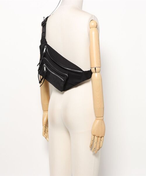 SPINNS（スピンズ）の「ナイロンジップウエストバッグ（ボディバッグ/ウエストポーチ・メンズ・ブラック・ONESIZE）」の2枚目の写真