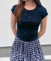 リボン付きクロップドTシャツ