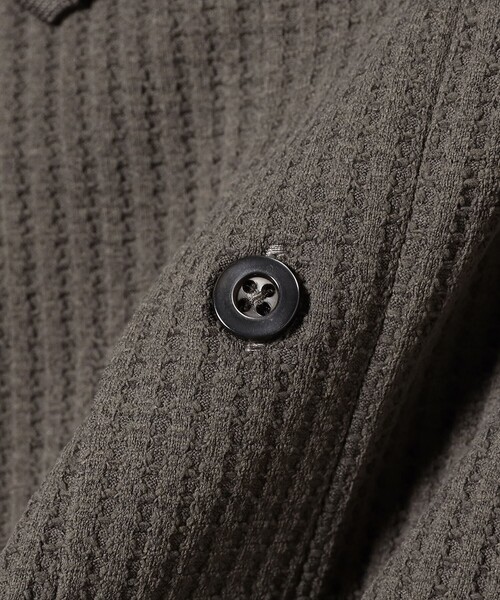 BEAMS T（ビームスティー）の「ワッフル ポロシャツ（ポロシャツ・メンズ・チャコールグレー/ブラック・LARGE/X-LARGE/MEDIUM）」の11枚目の写真