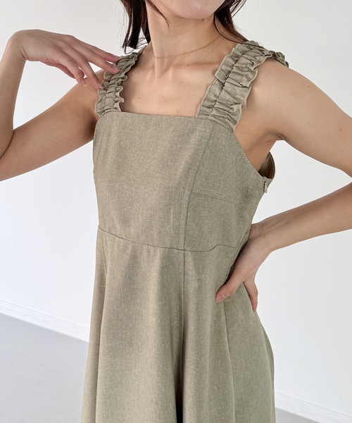 junoah(ジュノア)の「フリルショルダーフレアキャミワンピース(薄手、裏地無し)(ワンピース・レディース・ブラック/ライトベージュ/チャコール・SMALL/MEDIUM/LARGE)」の10枚目の写真