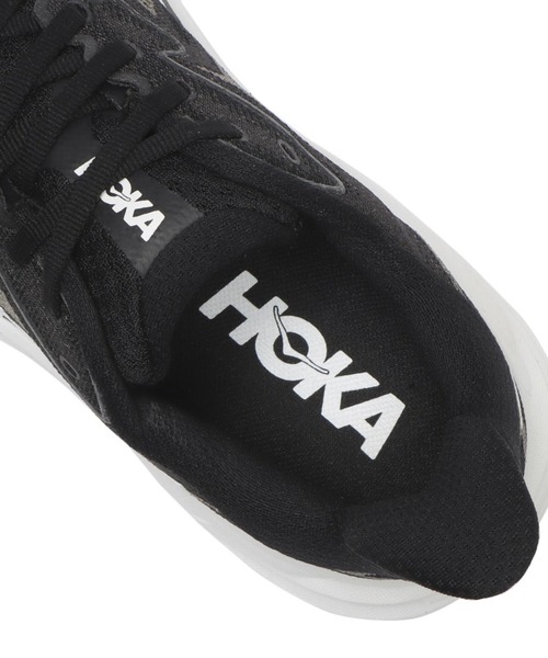 HOKA（ホカ）の「W CLIFTON 10　1162031-BWHT（スニーカー・レディース・ブラック・23.5cm/24.0cm/24.5cm/25.0cm/25.5cm/23.0cm/22.5cm/26.0cm）」の2枚目の写真