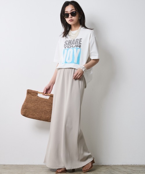 CHIC STYLE(シックスタイル)の「ロゴプリントTシャツ<大きいサイズ有>シックスタイル(Tシャツ/カットソー・レディース・オフホワイト/ブラック・L/M/5L/4L/3L/LL)」の4枚目の写真