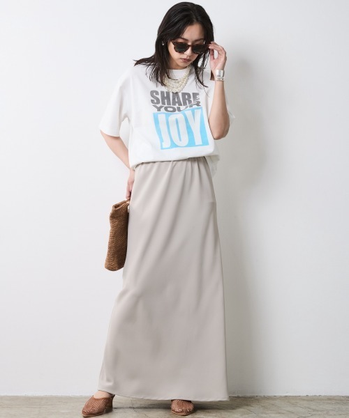 CHIC STYLE(シックスタイル)の「ロゴプリントTシャツ<大きいサイズ有>シックスタイル(Tシャツ/カットソー・レディース・オフホワイト/ブラック・L/M/5L/4L/3L/LL)」の5枚目の写真