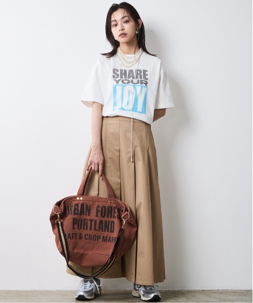 CHIC STYLE(シックスタイル)の「ロゴプリントTシャツ<大きいサイズ有>シックスタイル(Tシャツ/カットソー・レディース・オフホワイト/ブラック・L/M/5L/4L/3L/LL)」の8枚目の写真